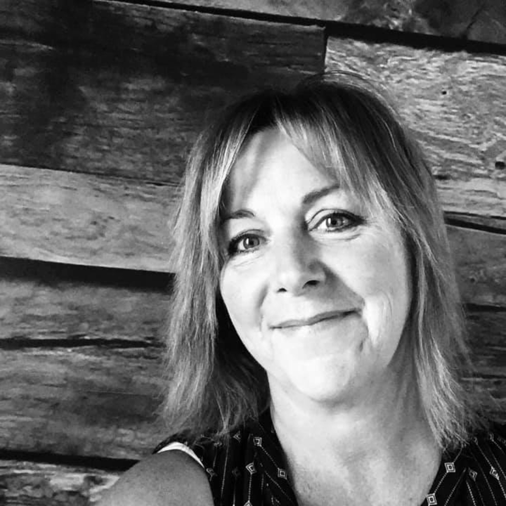 Meet your Posher, Debbie
